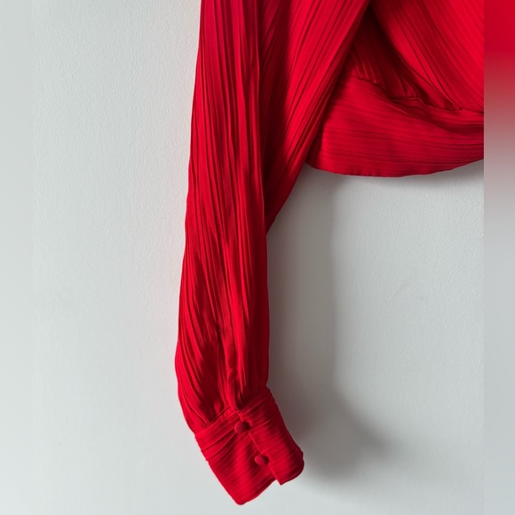 Dynamite Pleated Crop Blouse with Twisted Front - Picture 5 of 7